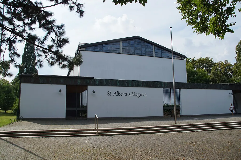 Kath. St. Albertus Magnus Kirche in der Schwabenstraße, Regensburg