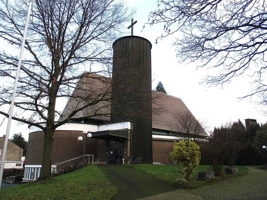 Urnenbeisetzungsstätte in der ehemaligen Auferstehungskirche Heilig Kreuz der Pfarrei St. Barbara Mülheim an der Ruhr.
