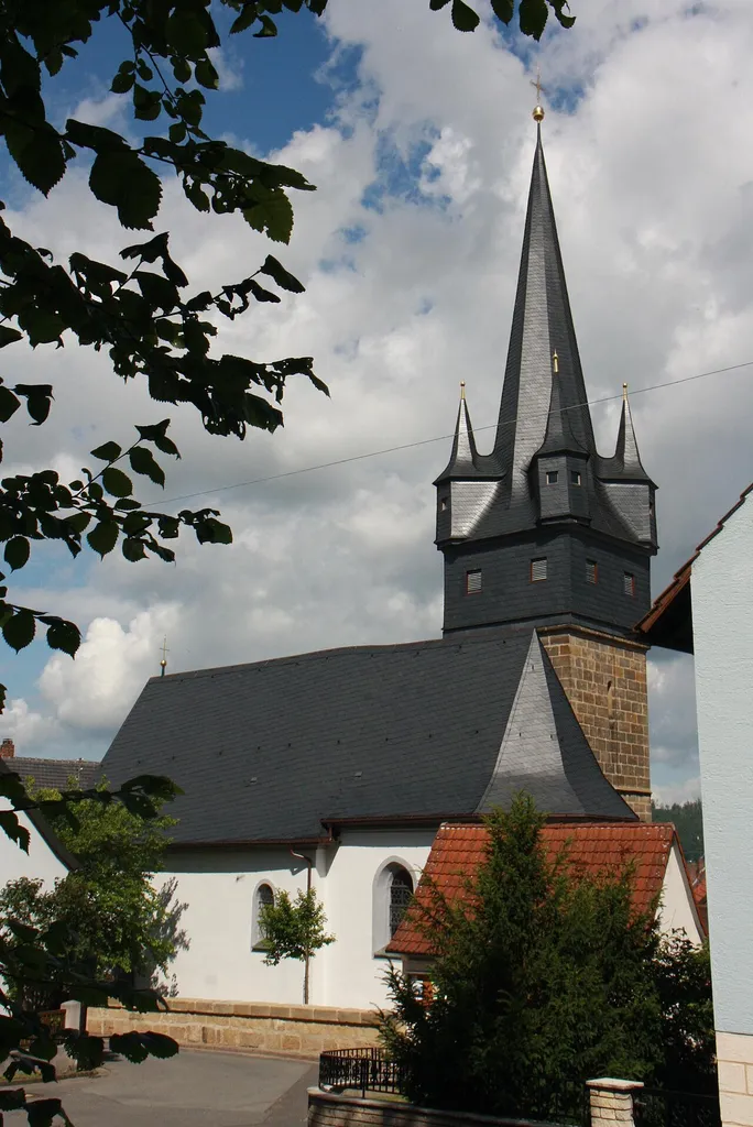 This is a photograph of an architectural monument.It is on the list of cultural monuments of Bayern, no. D-4-71-214-89.