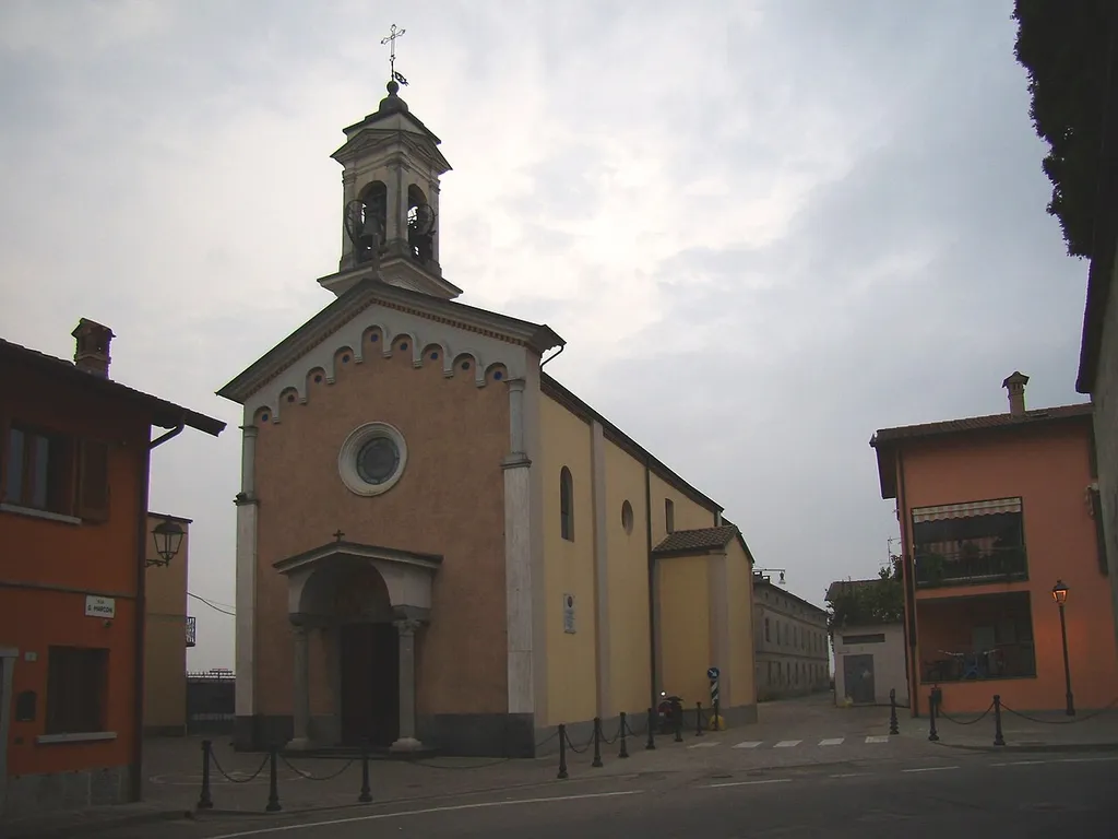 Chiesa parrocchiale di San Bassiano a Lavagna, frazione del comune di Comazzo.