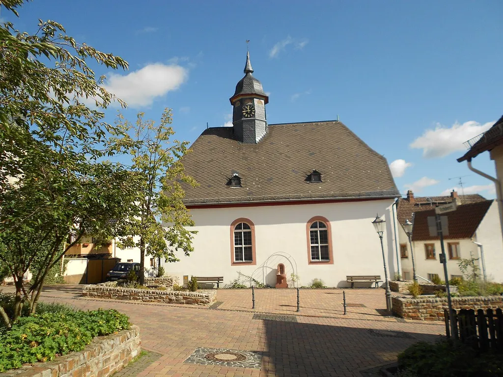 Taunusstein-Neuhof, Evangelische Kirche