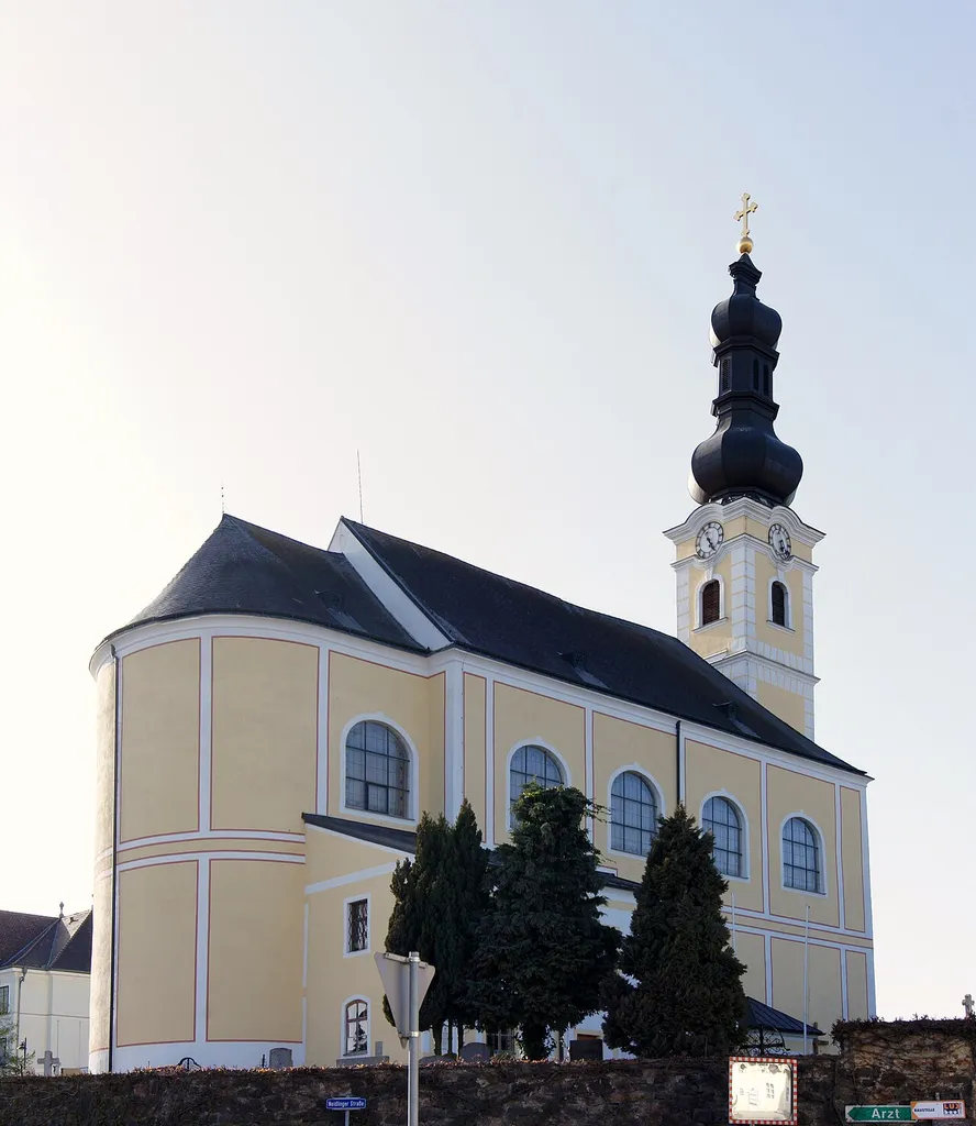 Kath. Pfarrkirche hl. Ulrich und Friedhof