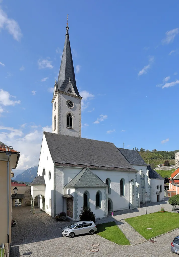 Die röm.-kath. Pfarrkirche Mariä Himmelfahrt der Gemeinde Gmünd in Kärnten.Ein gotischer Sakralbau, der 1339 geweiht wurde. Nach 1459 wurde die Rosenhaimer-Kapelle (heute Taufkapelle) angebaut und 1641/42 die Raitenau-Kapelle (heute Aufbahrungshalle). 1886/87 wurde der Turm über gotischen Fundamenten neu errichtet.