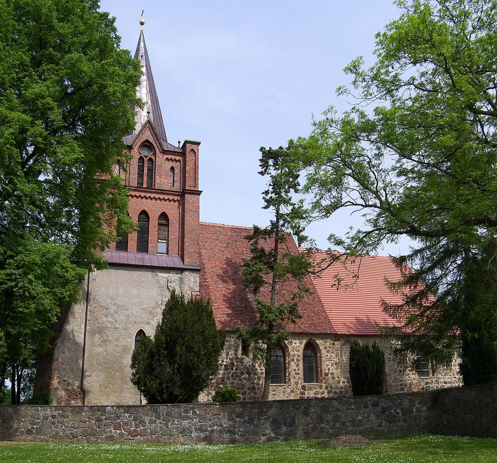 Kirche in Ranzin, Gemeinde Züssow, Landkreis Vorpommern-Greifswald, Ansicht von Süden