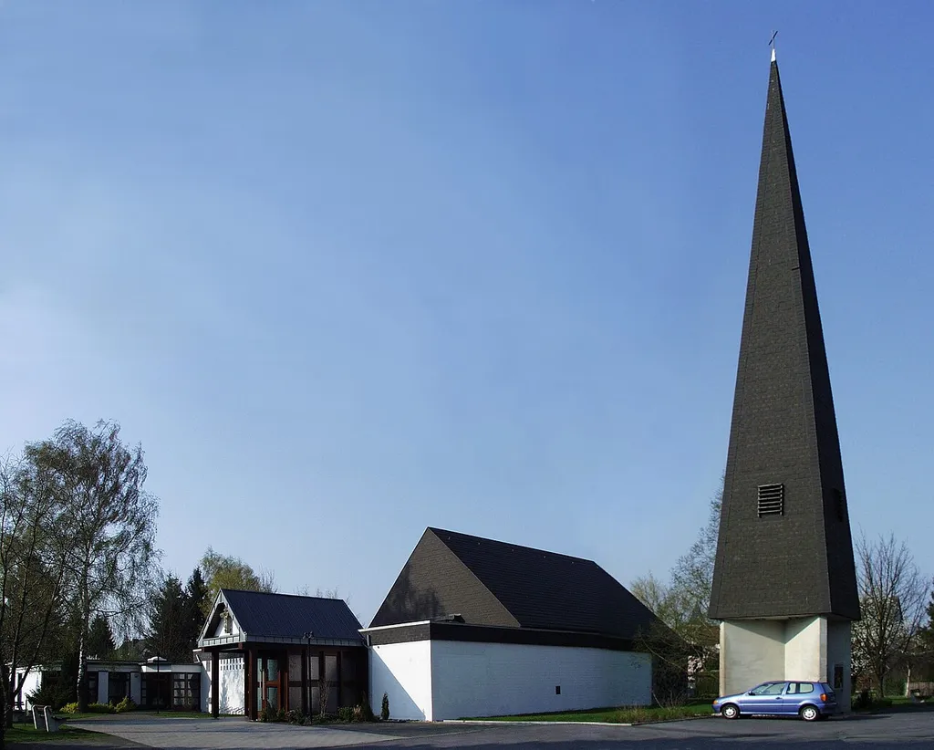 Erlöserkirche Paderborn-Elsen Ansicht Südwest 2002