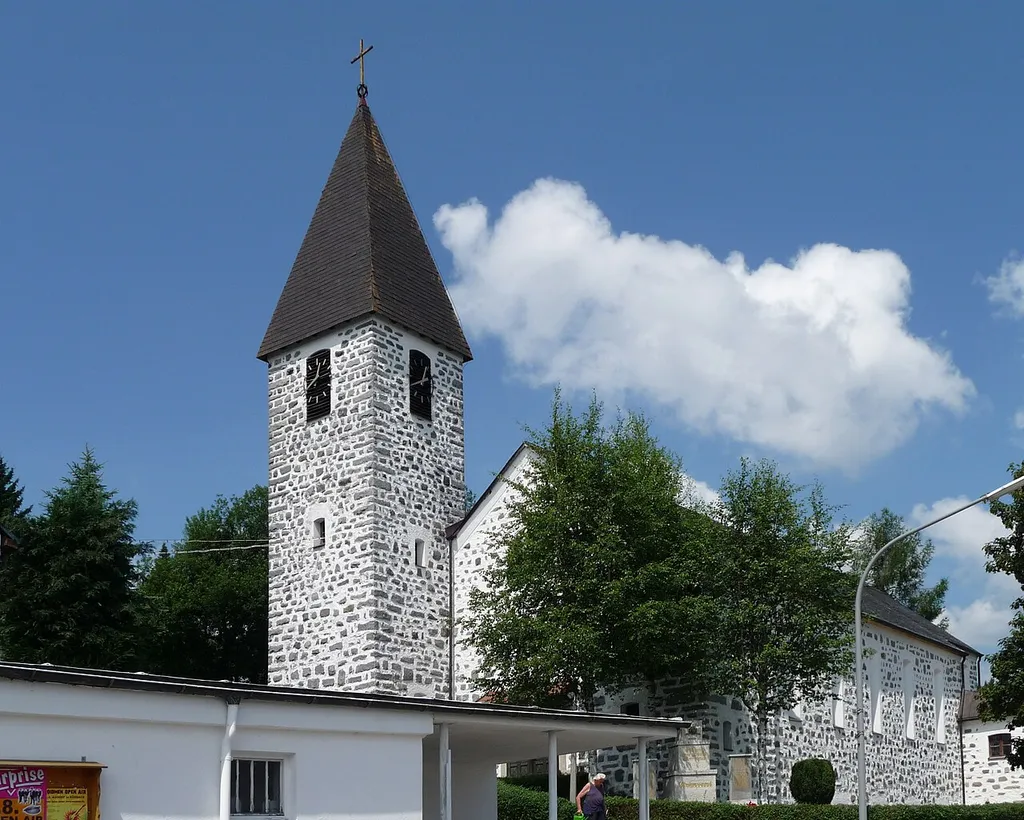 Die Pfarrkirche St. Karl Borromäus in Philippsreut