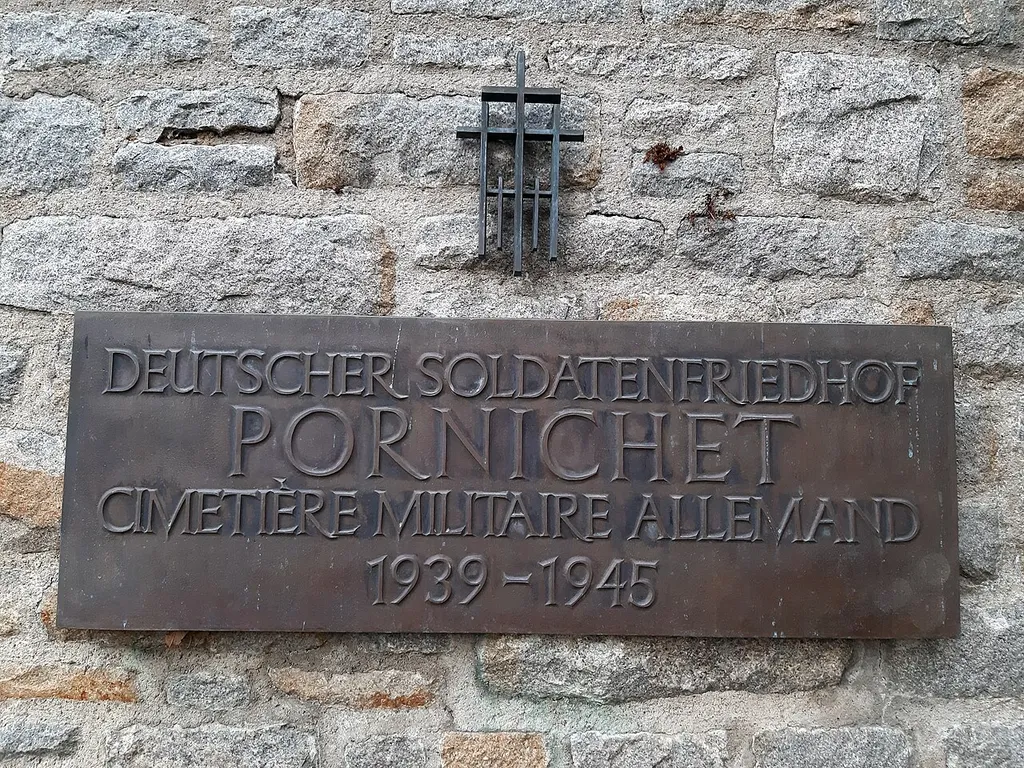 Cimetière allemand de Pornichet (Loire-Atlantique, France), sépultures de soldats Allemands de la Seconde guerre mondiale