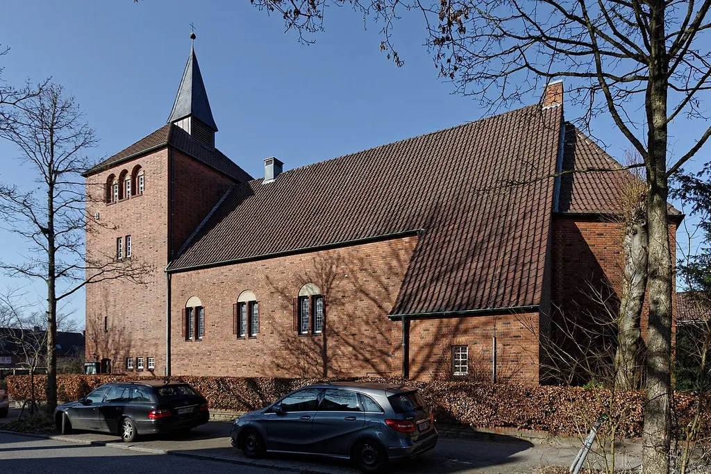 Mary Magdalene Church in Hamburg-Ohlsdorf, southern view