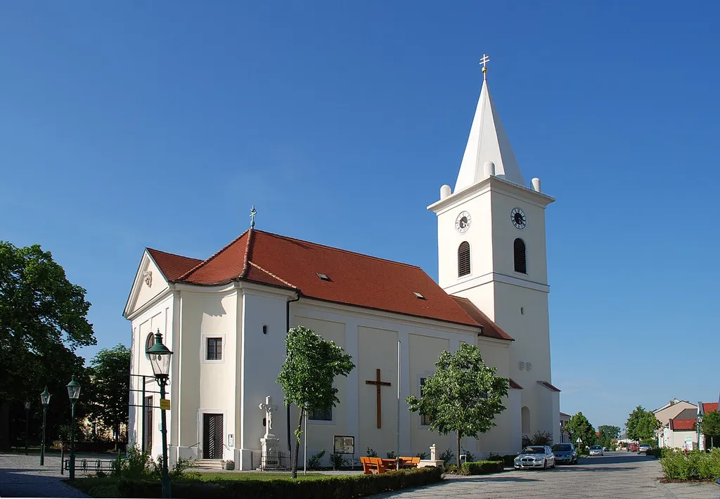 Pfarrkirche Parndorf, Burgenland This media shows the protected monument with ObjektID 6162 in Austria. (Commons, de, Wikidata)