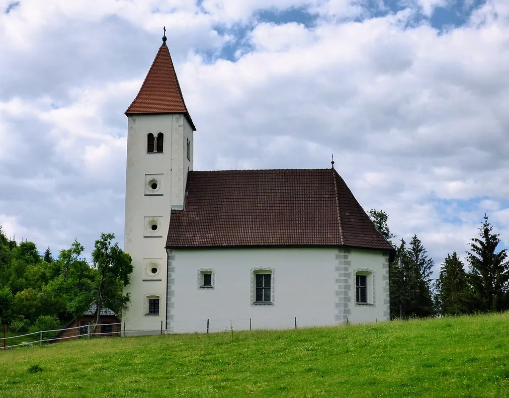 This media shows the protected monument with ObjektID 63682 in Austria. (Commons, de, Wikidata) Filialkirche Weinberg, Gemeinde Sankt Paul im Lavanttal, Kärnten Ansicht von Süden