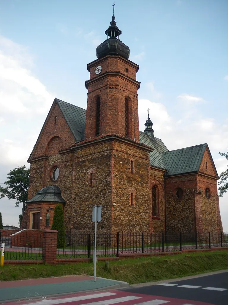 Parafia Najświętszej Maryi Panny Częstochowskiej w Starczy - kosciol parafialny