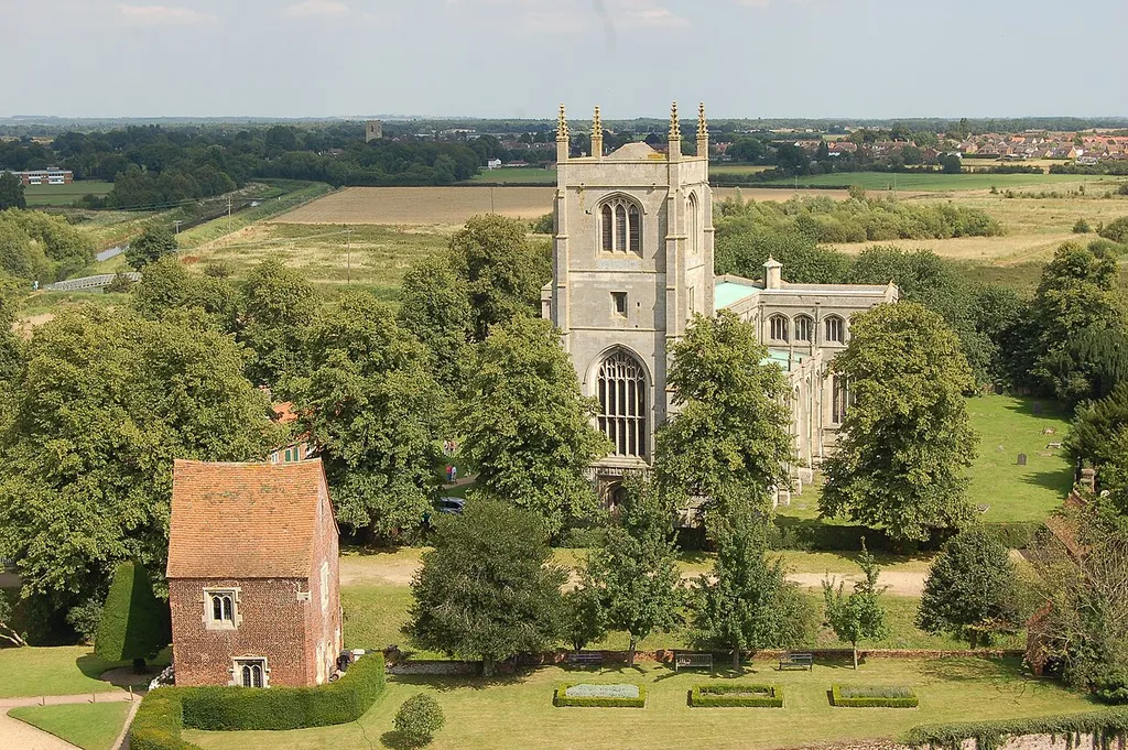 Photograph of Holy Trinity Church in Tattershall, Lincolnshire.