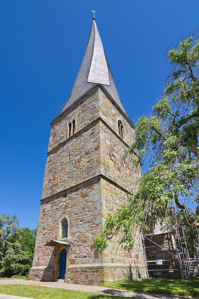 St.Magnus-Kirche von 1499 in Beber (Bad Münder), Niedersachsen, Deutschland.