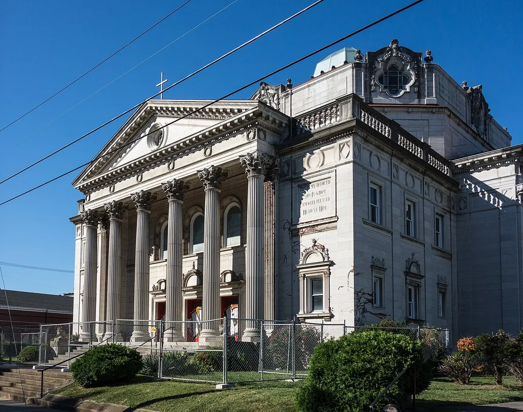 First Christian Church (Immanuel Baptist Church), 850 S. 4th Street, Louisville KY. NRHP ID 79001005