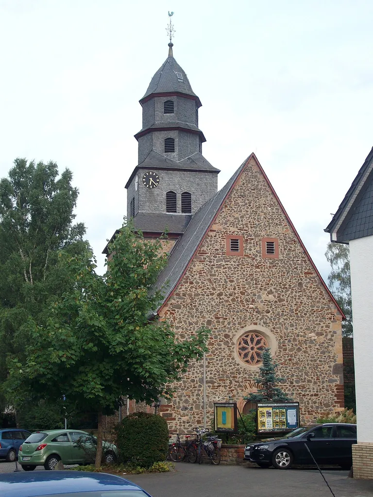Westseite der Kirche in Gießen-Wieseck, Hessen