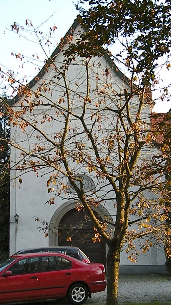 Ehemalige Portiunkulakirche in Windhaag bei Perg im Bezirk Perg in Oberösterreich, heute Aufbahrungshalle der Gemeinde Windhaag.