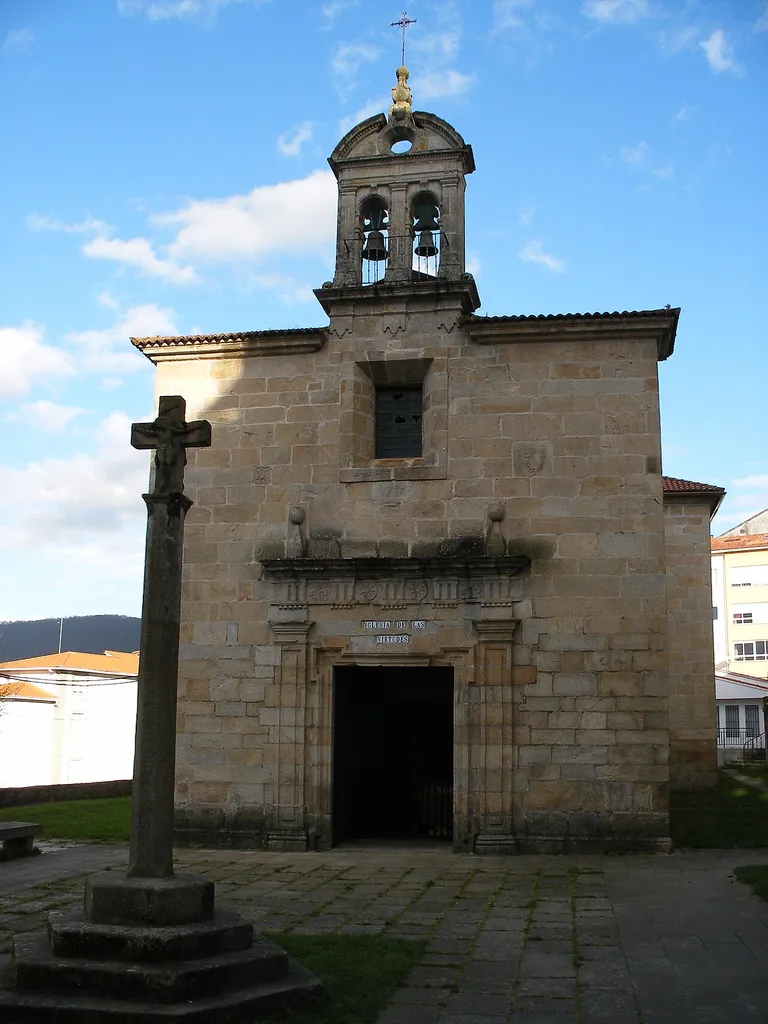 Igrexa e cruceiro das Virtudes en Pontedeume