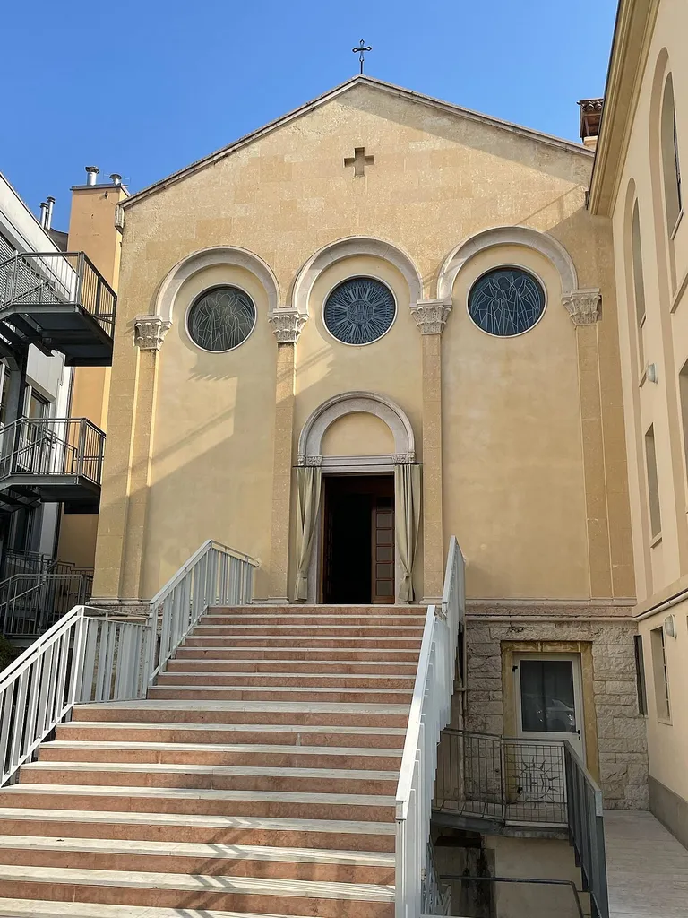 Facciata della chiesa delle Suore Figlie di Gesù, Verona. This picture was uploaded via web-app "Wiki Loves Monuments Italia".
