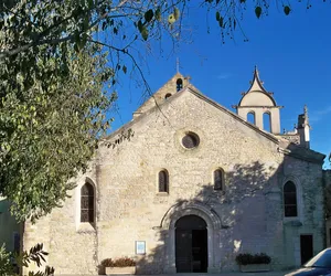 Église Saint-Michel de Caderousse