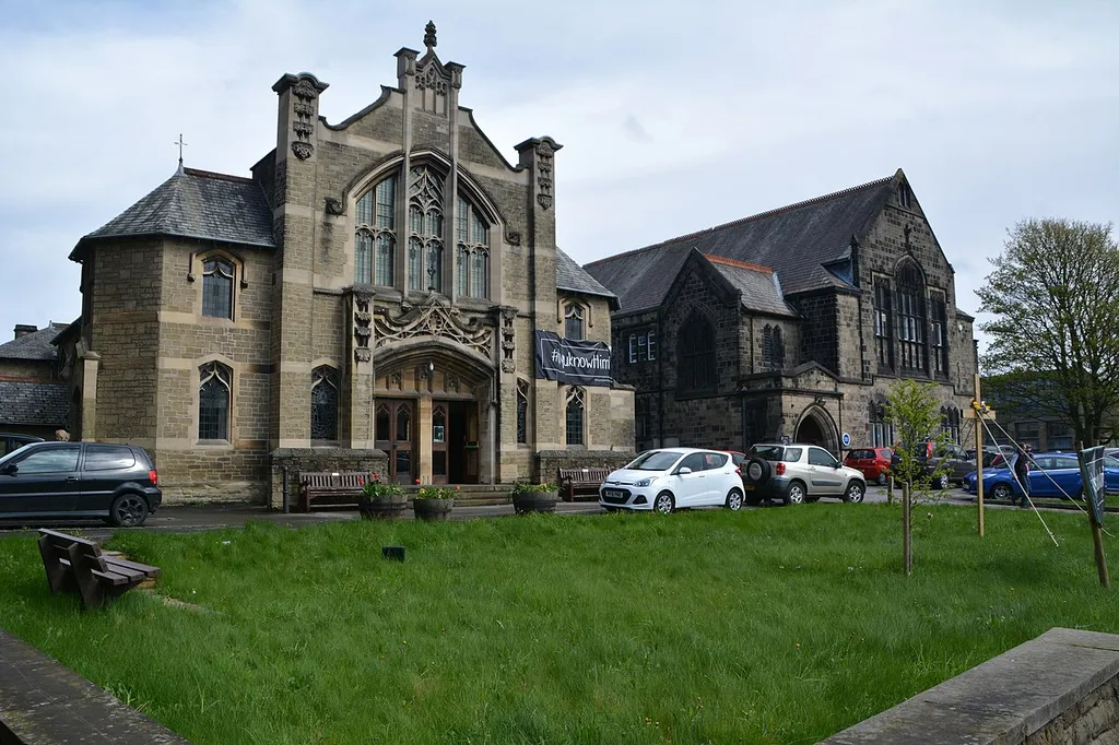 The present church building was put up in 1916 as an independent (congregational) church. It was a successor church to a previous (older) church on the same site which also had a graveyard. The church hall is on older victorian building which provided Sunday school accommodation.