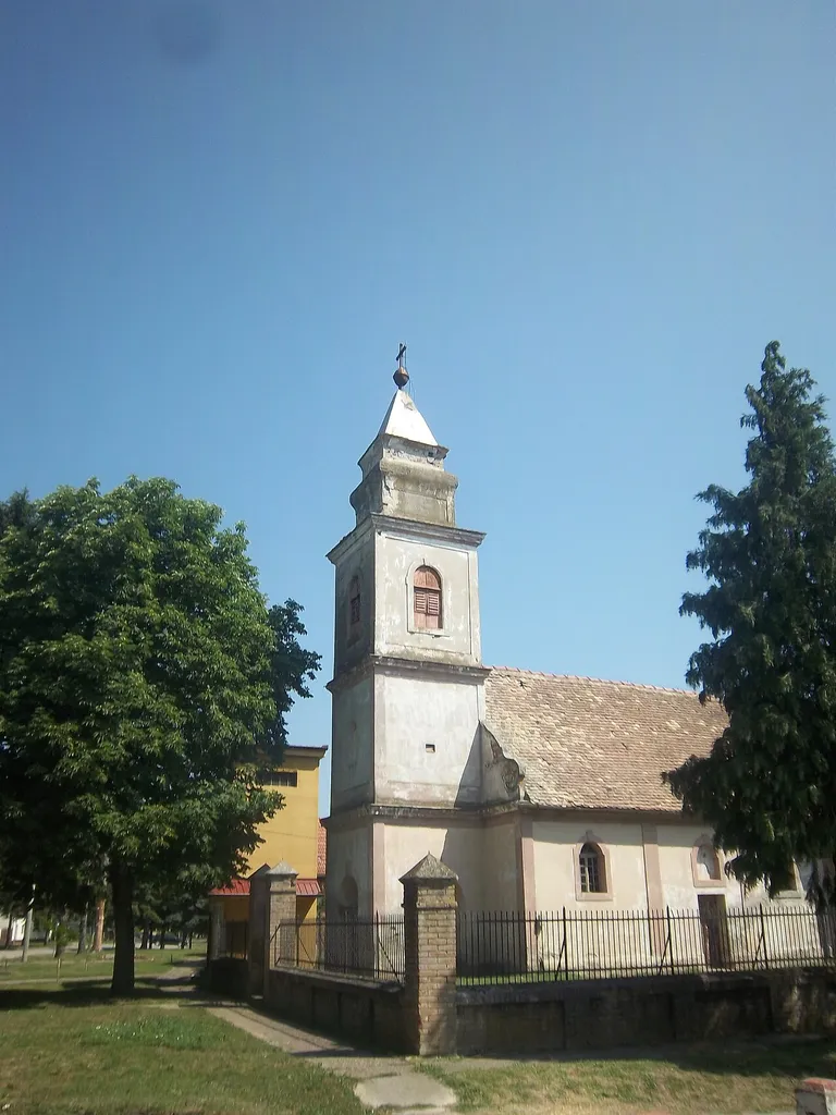 Srpska pravoslavna crkva u naselju Čakovci u Općini Tompojevci u Vukovarsko-srijemskoj županiji (Republika Hrvatska).