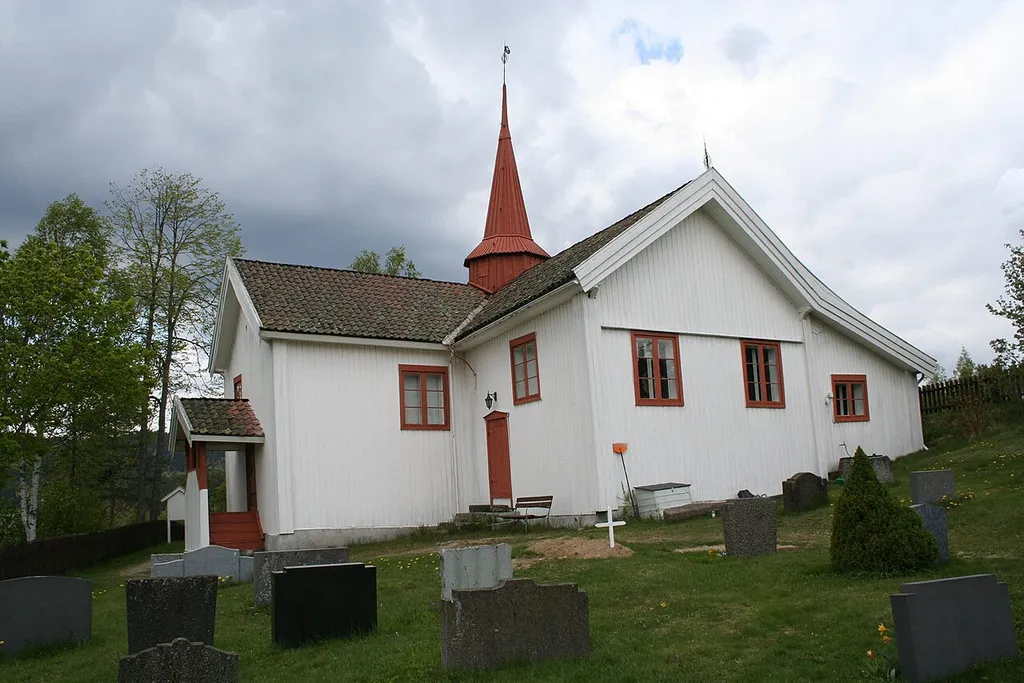 Lyngdal kirke er ei laftet kirke bygget i 1699 i Flesberg kommune, opprinnelig som langkirke, men den ble ombygget til korskirke i 1735.