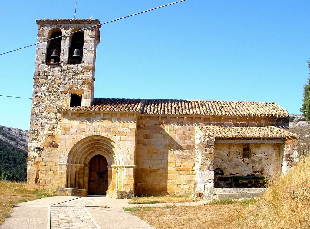 Iglesia parroquial de San Cosme y San Damián, en Basconcillos del Tozo (Burgos, Castilla y León, España)