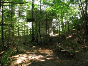 Kapelle in der Nordostecke des Burgstalls Hohenegg
