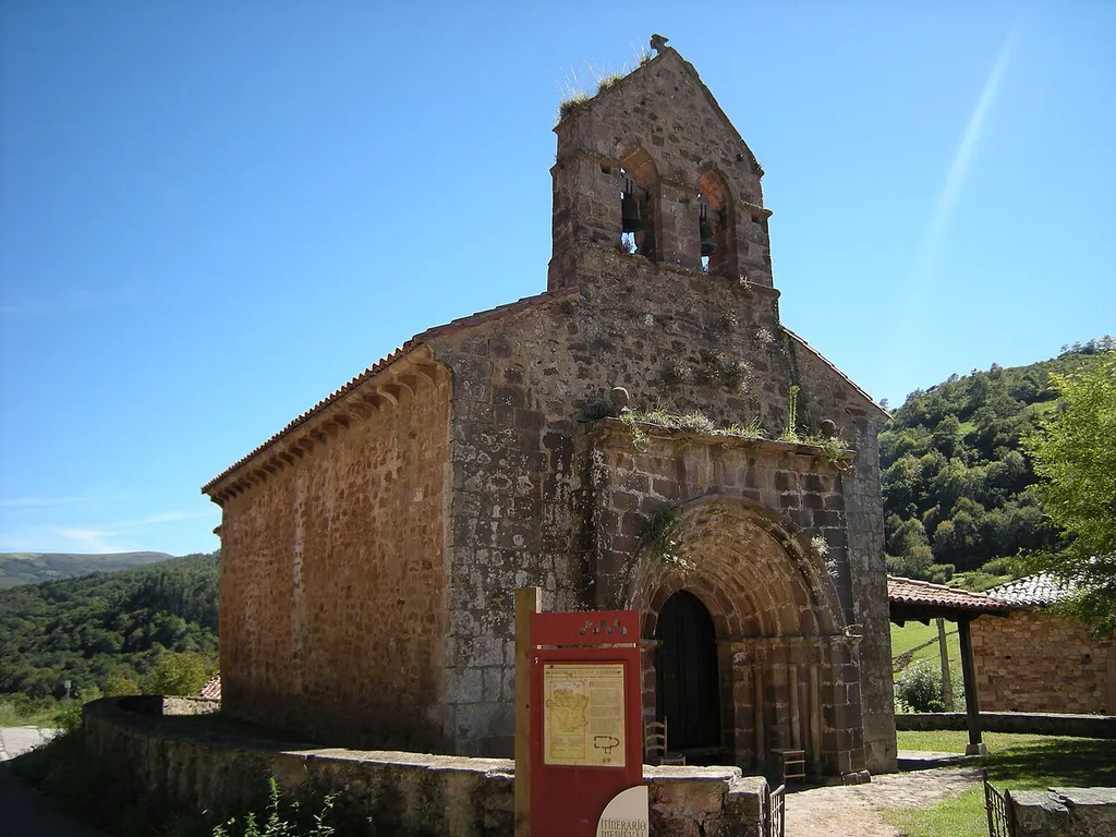 Iglesia de Santa Juliana de Lafuente, en Lamasón (Cantabria, España)