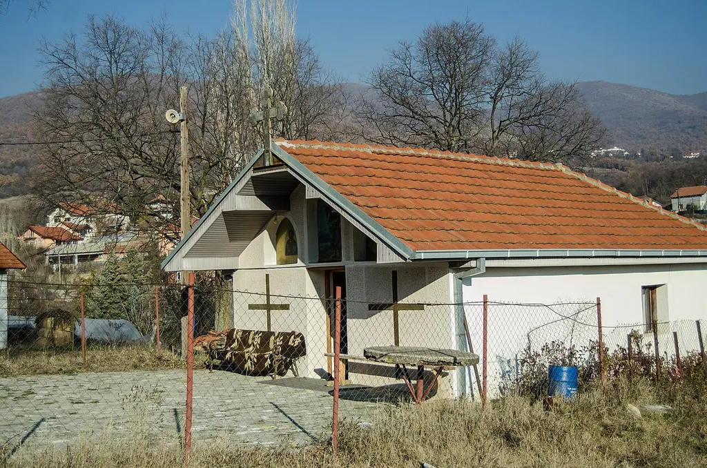 Црквата „Св. Јован“ во с. Црешево фотографирана од страна