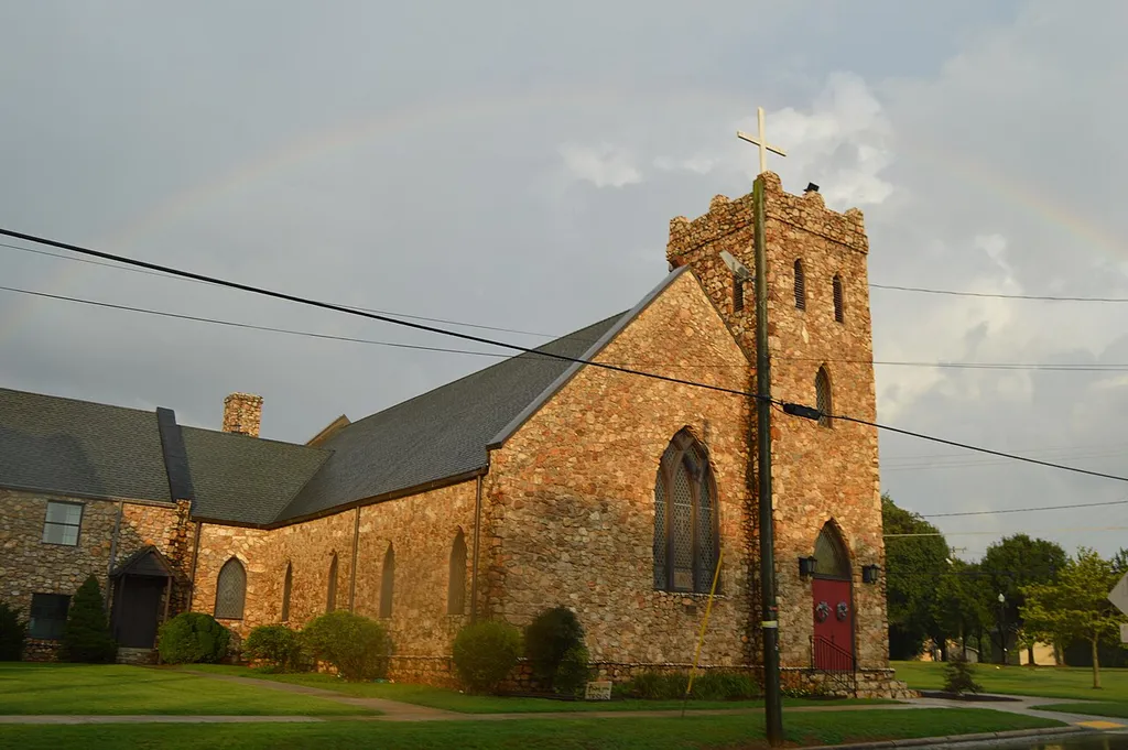 Front of St. Luke's Episcopal Church, located at 604 Morgan Road in Eden, North Carolina, United States. Built in 1926, it is listed on the National Register of Historic Places.