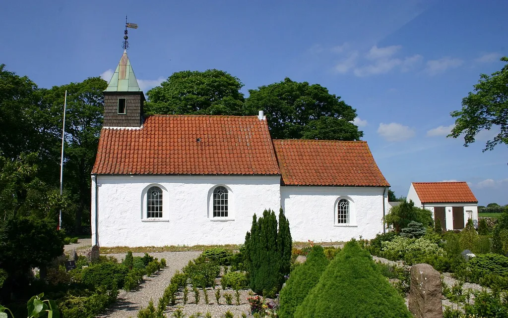 Hjarnø kirke is a little church on the island Hjarnø in Horsens fjord.Build 1500-1600.