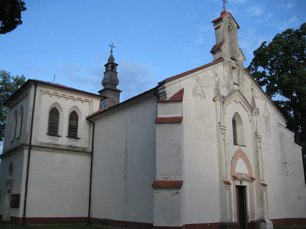 Inowłódz, ul. Kazimierza Wielkiego 12 - kościół parafialny pw. św. Michała Archanioła (zabytek nr rrjestr. 172/766 z 27.12.1967)