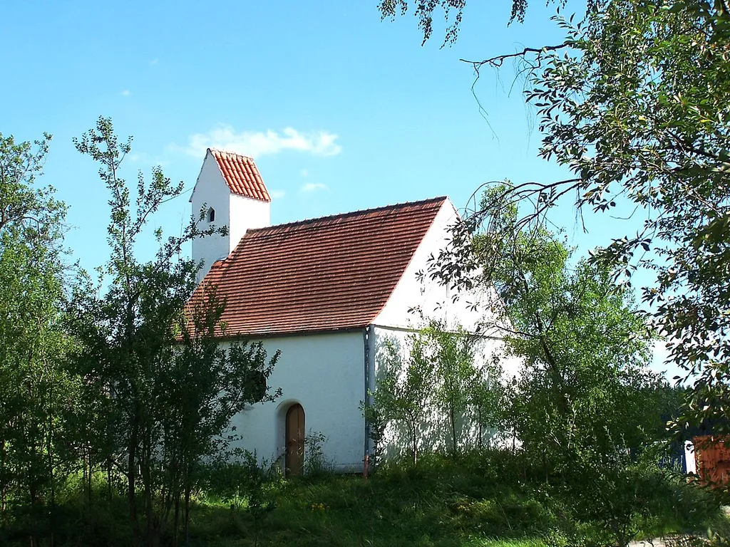 Pfellnkofen, Katholische Filialkirche St. Nikolaus, spätromanische Anlage, Ende 13. Jahrhundert, um 1600 ausgebaut.