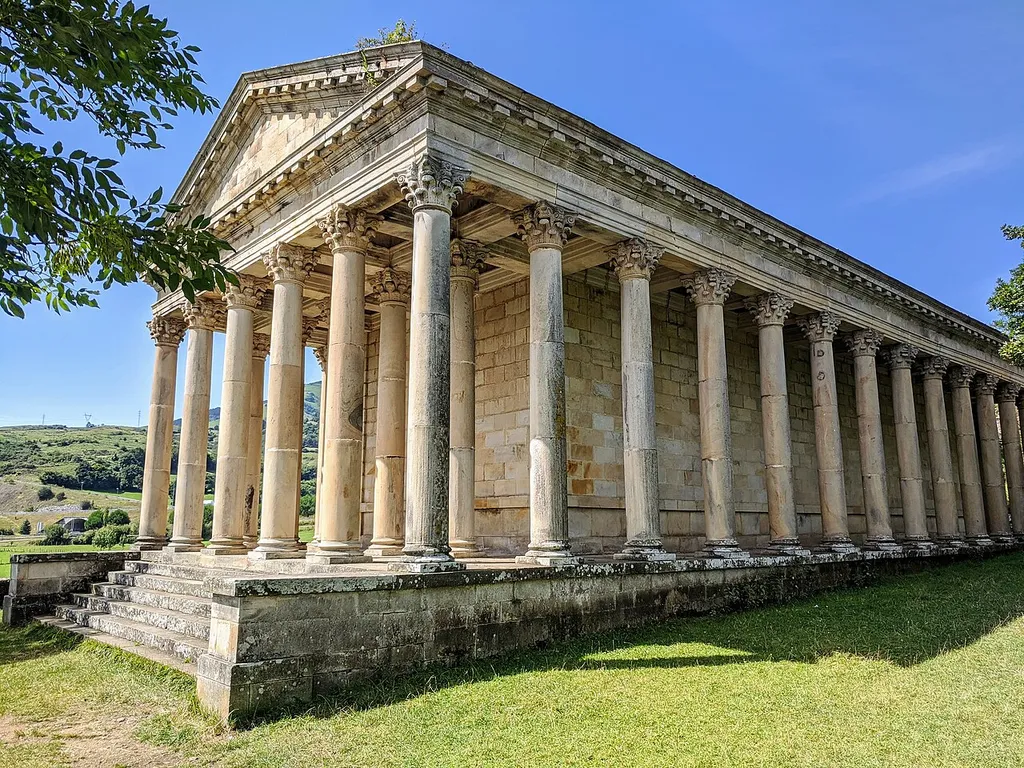 Iglesia neoclásica de San Jorge, Las Fraguas (Cantabria, España).