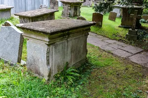 Unidentified Tomb In Churchyard, About 6 Metres South Of Beak Tomb, South West Of South Porch Of Church Of St Andrew
