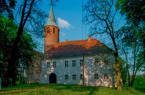 Karłowice Castle