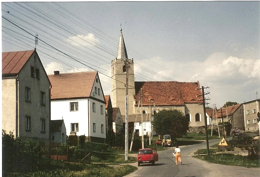 Wierzbięcice, church.
