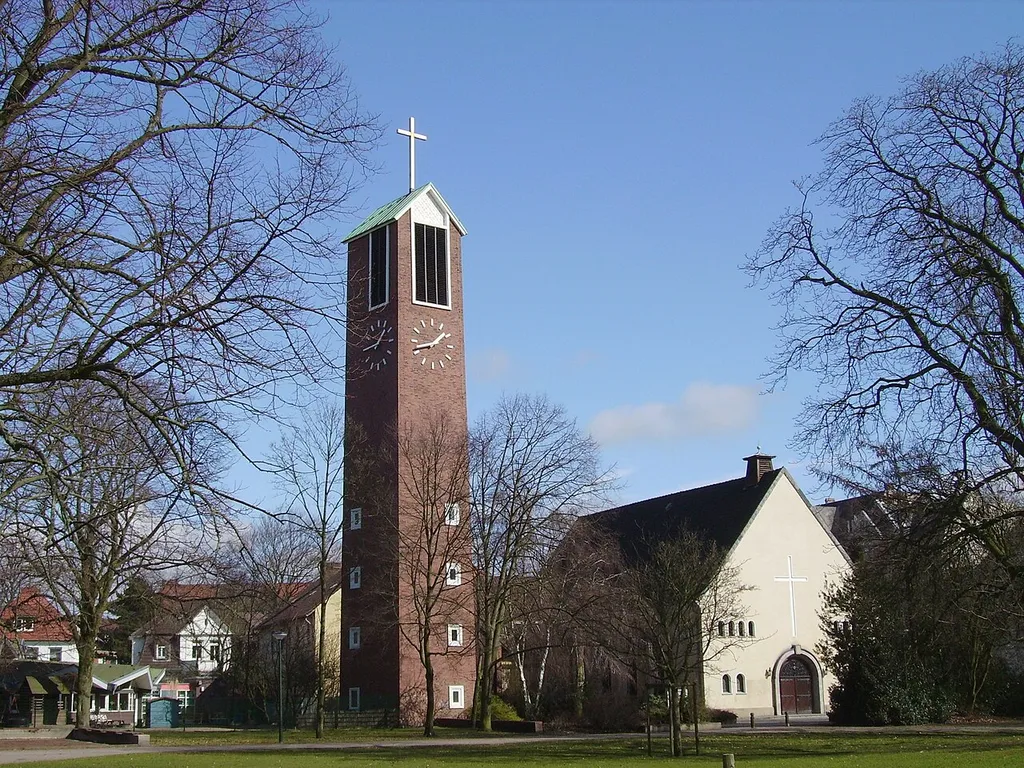 Die evangelisch-lutherische Kreuzkirche in Bremerhaven-MitteThe object shown is a protected cultural monument in the Free Hanseatic City of Bremen with the number 7668 registered with the State Office for Monument Preservation. → Datenbankeintrag