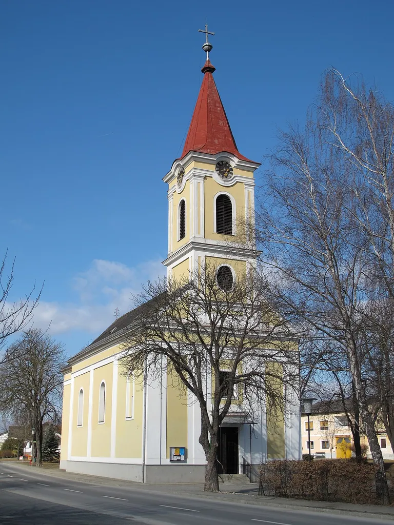Pfarrkirche Strem This media shows the protected monument with ObjektID 28830 in Austria. (Commons, de, Wikidata)