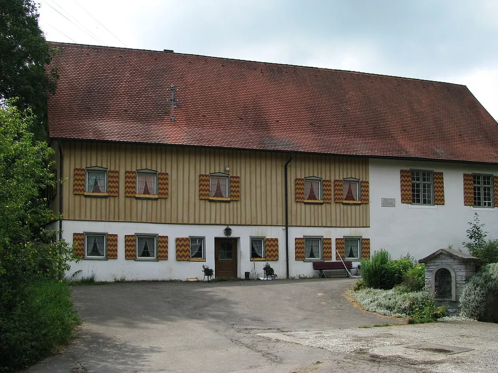 Erhaltener Teil der Burg Neideck in der Gemeinde Argenbühl im Westallgäu.