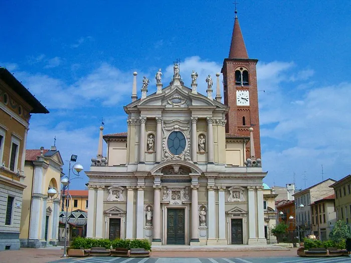 Busto Arsizio, St John the Baptist Basilica. Western façade, built in 1699-1701 after a project by Domenico Valmagini.