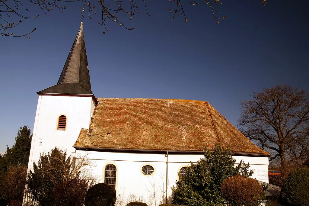 Catholic Church of St. Margaret in Lonsheim, Rheinland-Palatinate, Germany: view from the south