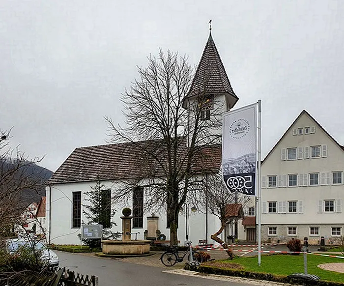 Außenansicht der Erlöserkirche in Lichtenstein