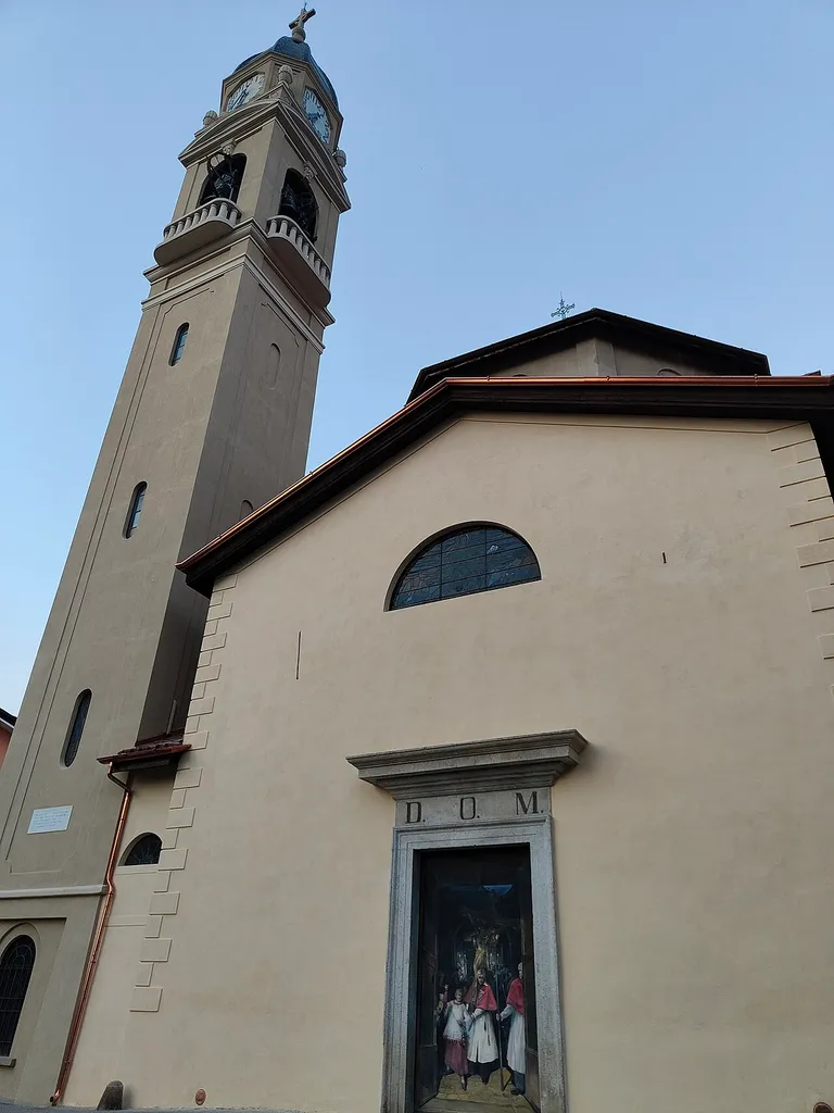 Campanile e facciata antica della chiesa parrocchiale di Germanedo.