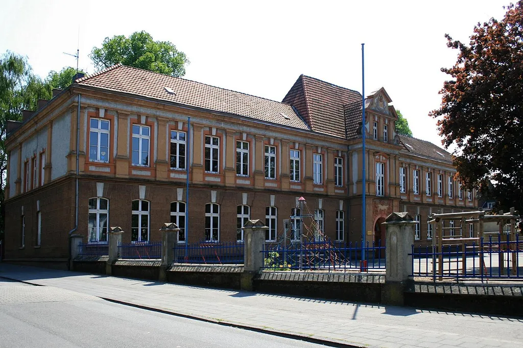 Denkmal in Mönchengladbach Schule, Schmidt-Bleibtreu-Straße 66 in MG-Odenkirchen