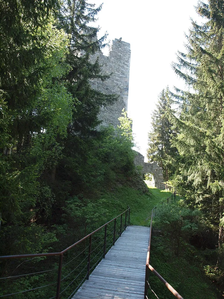 Burgruine Neurasen in Südtirol
