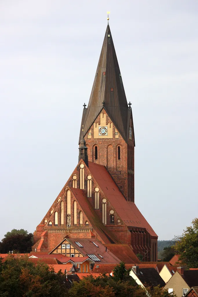 Die St.-Marien-Kirche in Barth aus Richtung Osten