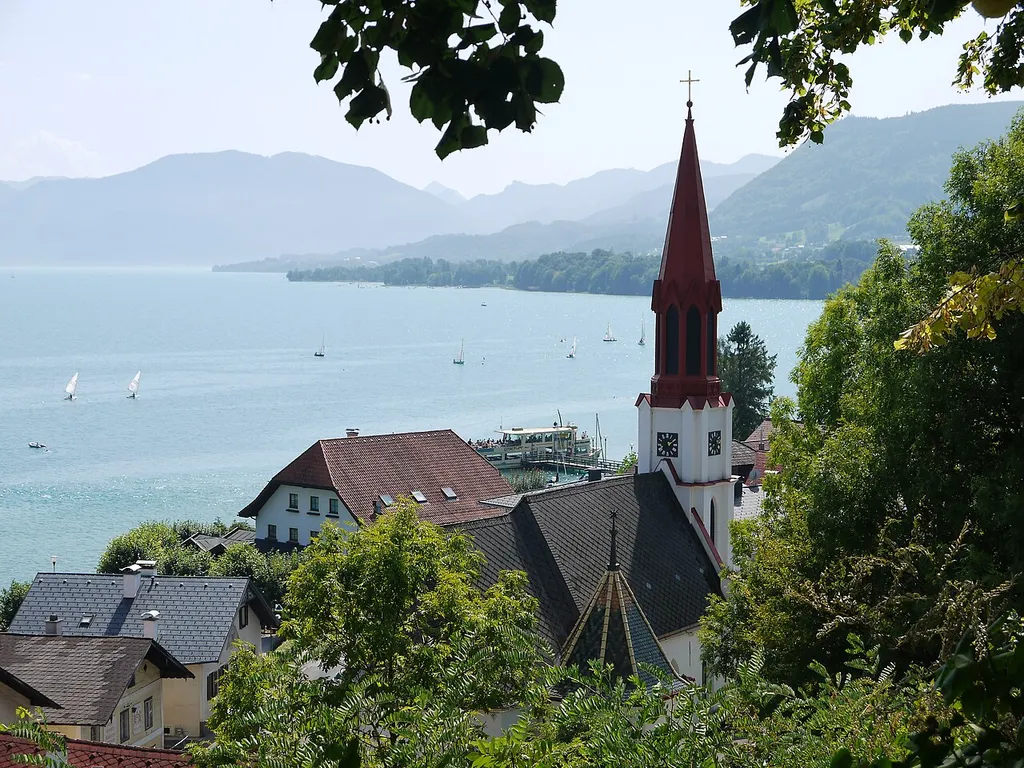 Evang. Filialkirche, Martinskirche und Friedhof