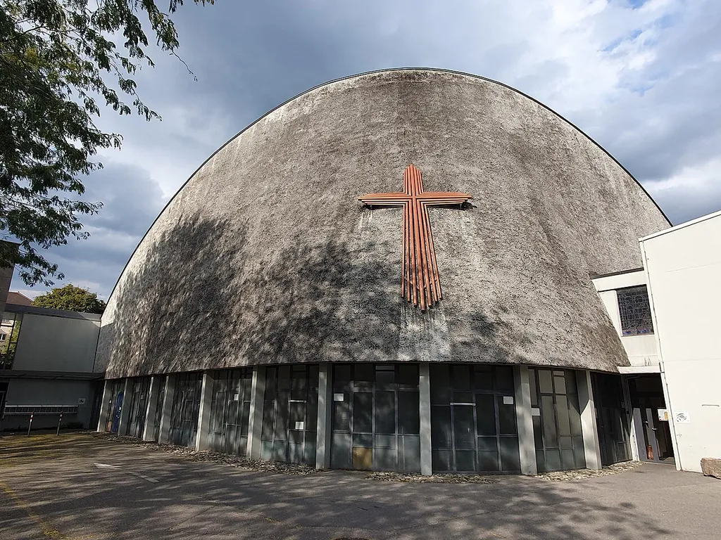 Catholic church Saint-François d'Assise, south side